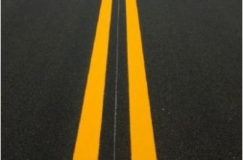 道路交通標(biāo)線在性能上有什么樣嚴(yán)格的要求呢？
