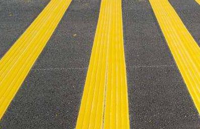 這8種不同顏色、形態(tài)的道路交通標(biāo)線，有什么作用呢？