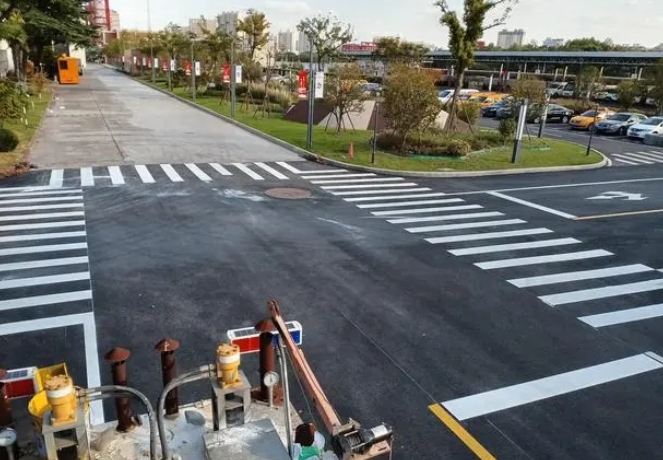 10種常見的道路標(biāo)線，看看你認(rèn)識多少？